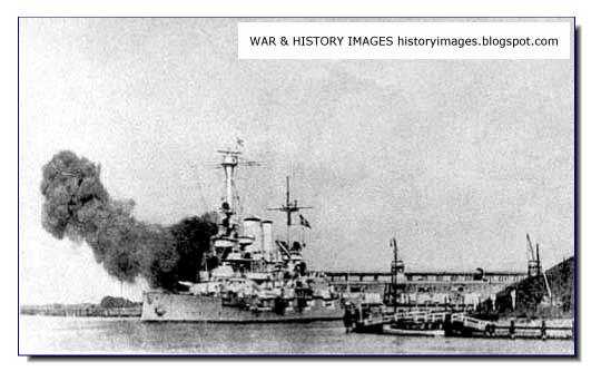 german-warship-bombs-gydnia-polishport-ww2.jpg