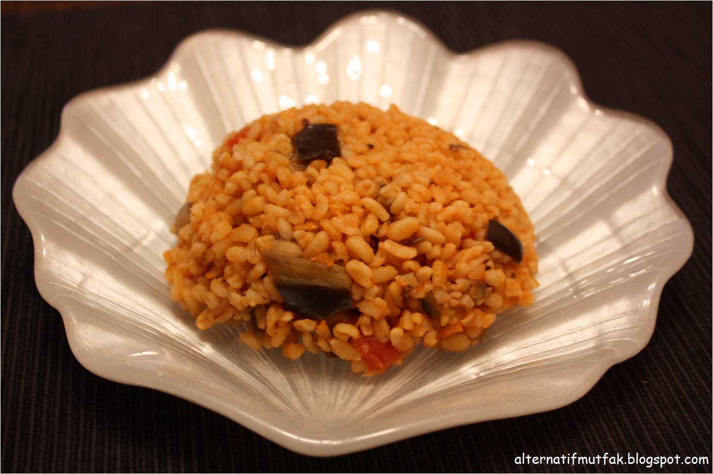 Patlıcanlı Mantarlı Bulgur Pilavı Tarifi Patlıcanlı Mantarlı Bulgur Pilavı Tarifi