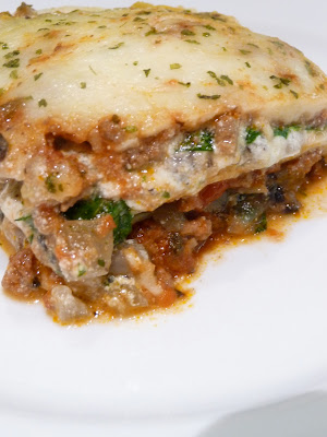 Epicurean Mom: Meat, Mushroom and Spinach Lasagna
