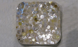 Resin Pearlskin Plate (size 14x14 cm)