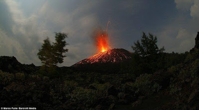 Mengenal Gunung Krakatau Foto+ledakan+krakatau+volcano+amazing+hebat10