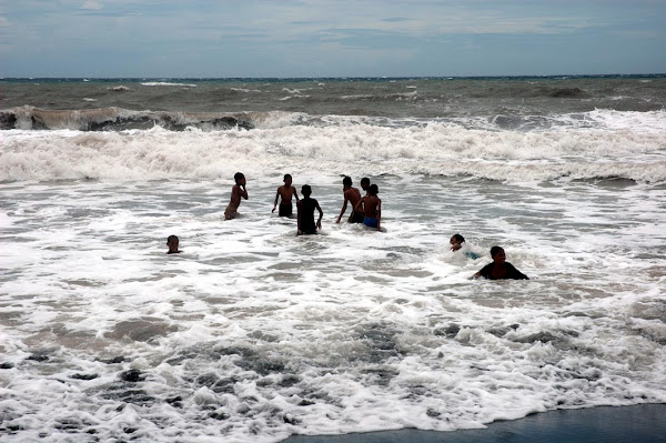 Pantai Paseban Dalam Jepretan Kamera