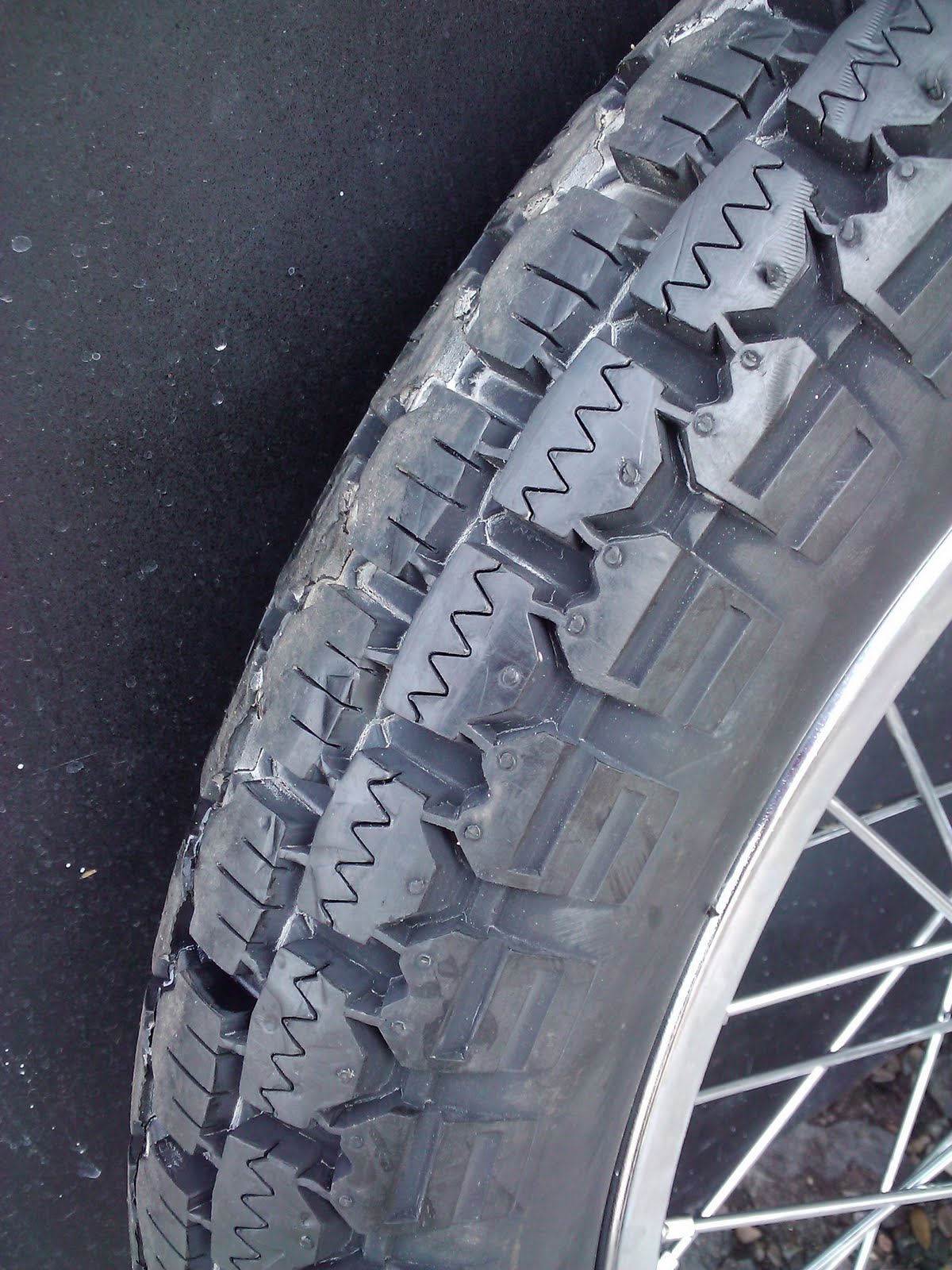 LOVE CYCLES More Vintage NOS IRC 19 x 4.00 tires 4 sale