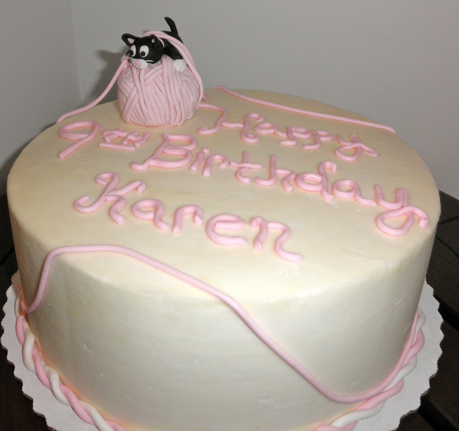 Sweet T s Cake Design: Black & White Cat on Pink Ball of ...