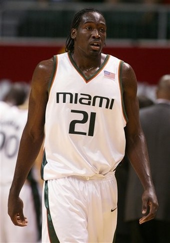 The Hoop Varese to land Dwayne Collins