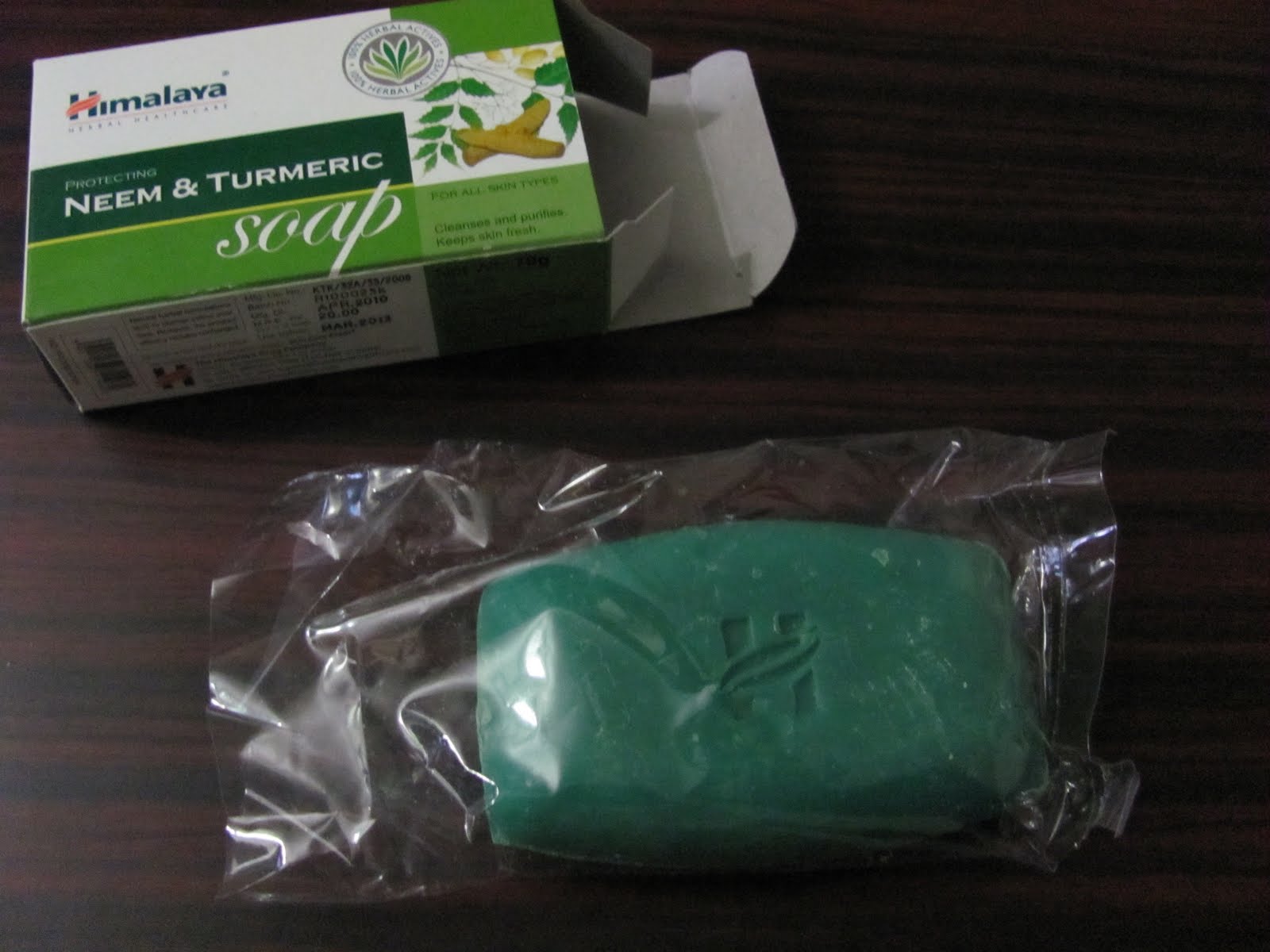 review of beauty products review of HIMALAYA NEEM & TURMERIC SOAP