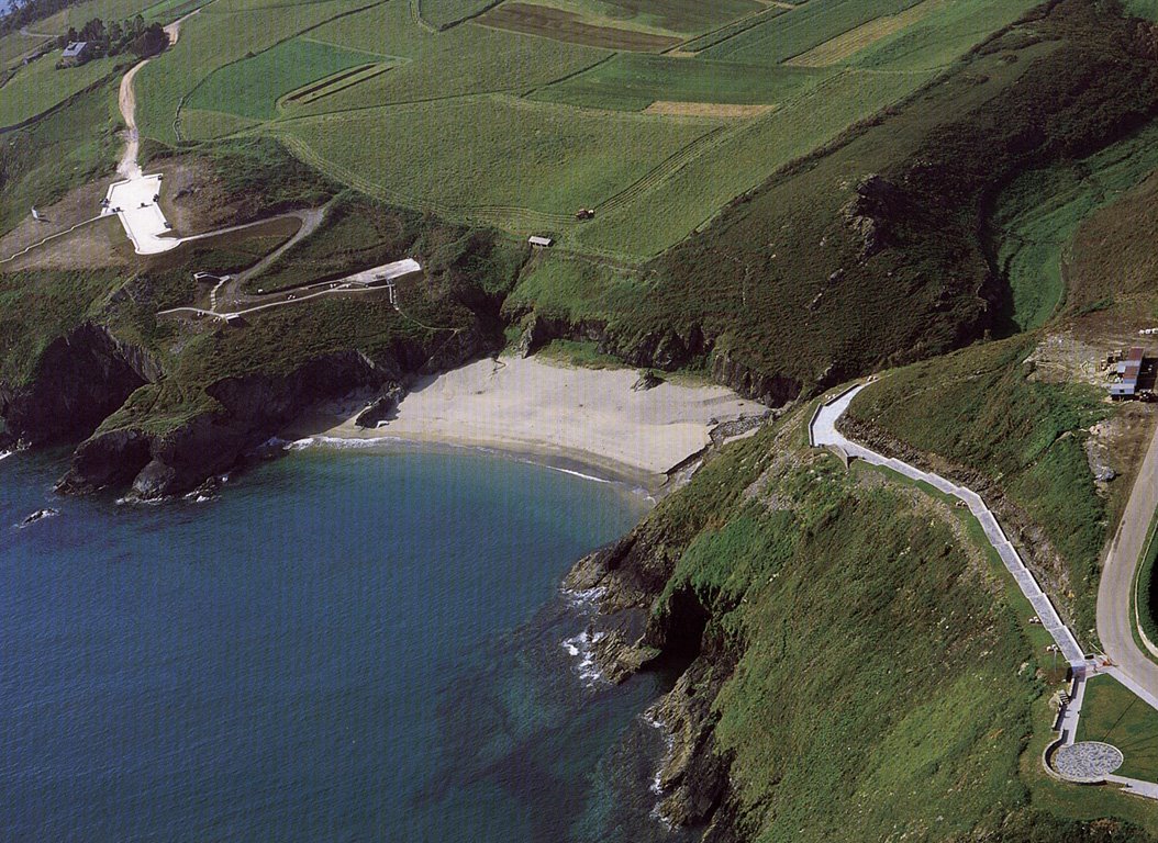 [playa+de+arnielles+navia.jpg]