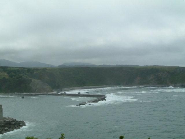 [el+rompeolas+de+luarca.JPG]