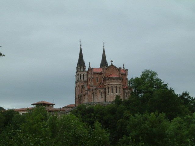 [6-basilica+de+covadonga10.JPG]