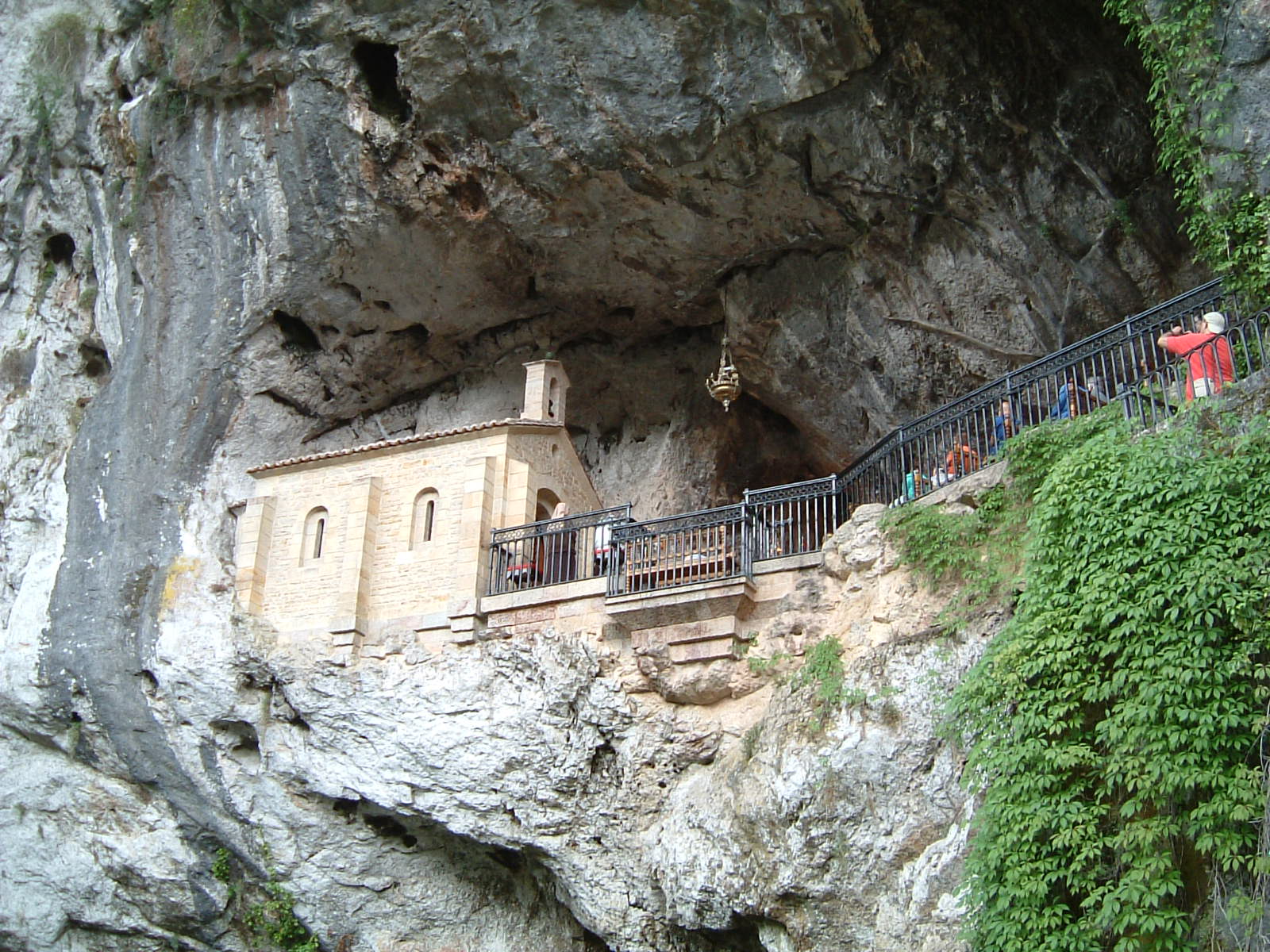 [14-la+santa+cueva4.JPG]