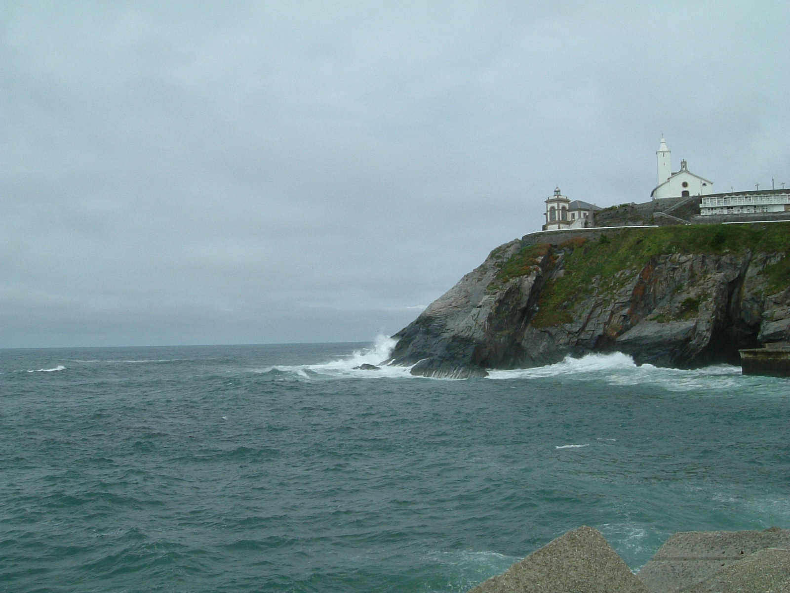[faro+de+luarca-asturias.JPG]
