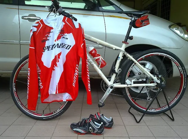 Bicycle Jersey and shoes