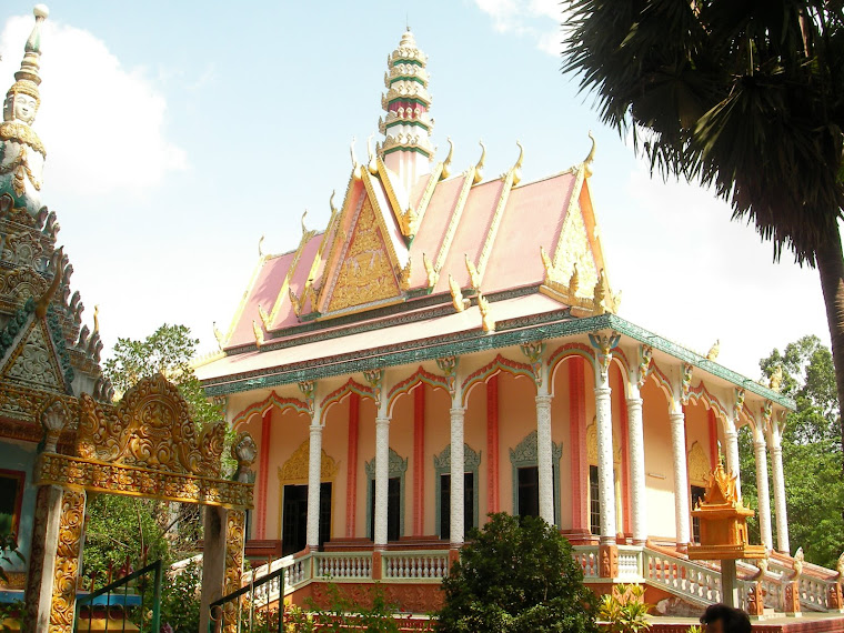 Temple of Wat Munirangseysireyvararam (swaypok)