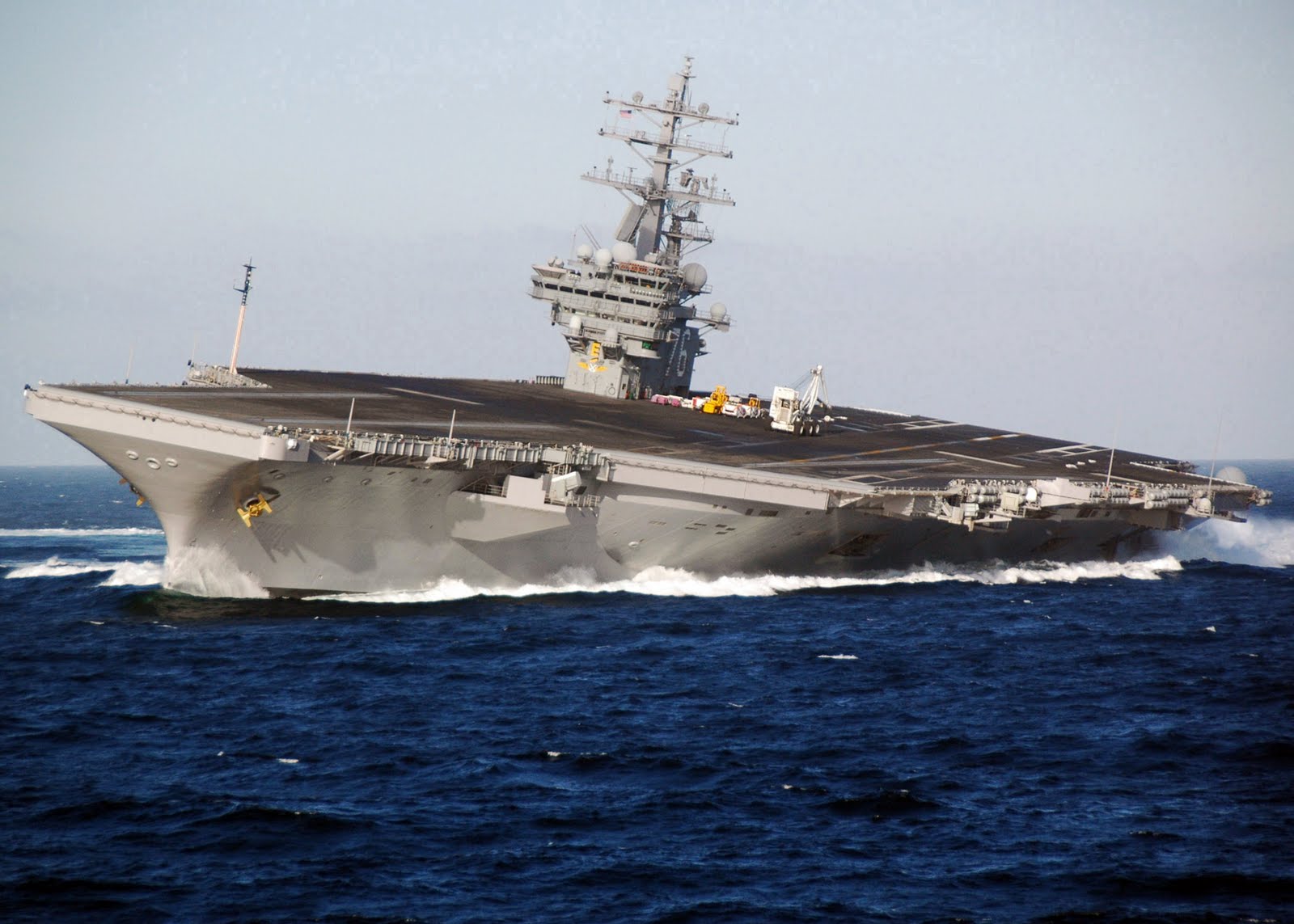Coronel Von Rohaut "Nimitz Class" el núcleo de un "carrier battle group" de la US Navy