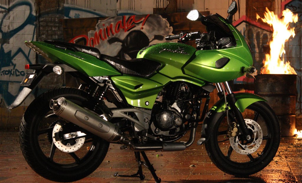 New+pulsar+220+street+fighter
