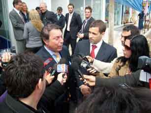 Ministro Casals prensa