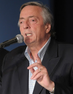 Las Redes y la expresión de los representantes y militantes políticos locales tras el Fallecimiento de Nestor Kirchner 2 nestor kirchner en una conferencia de prensa