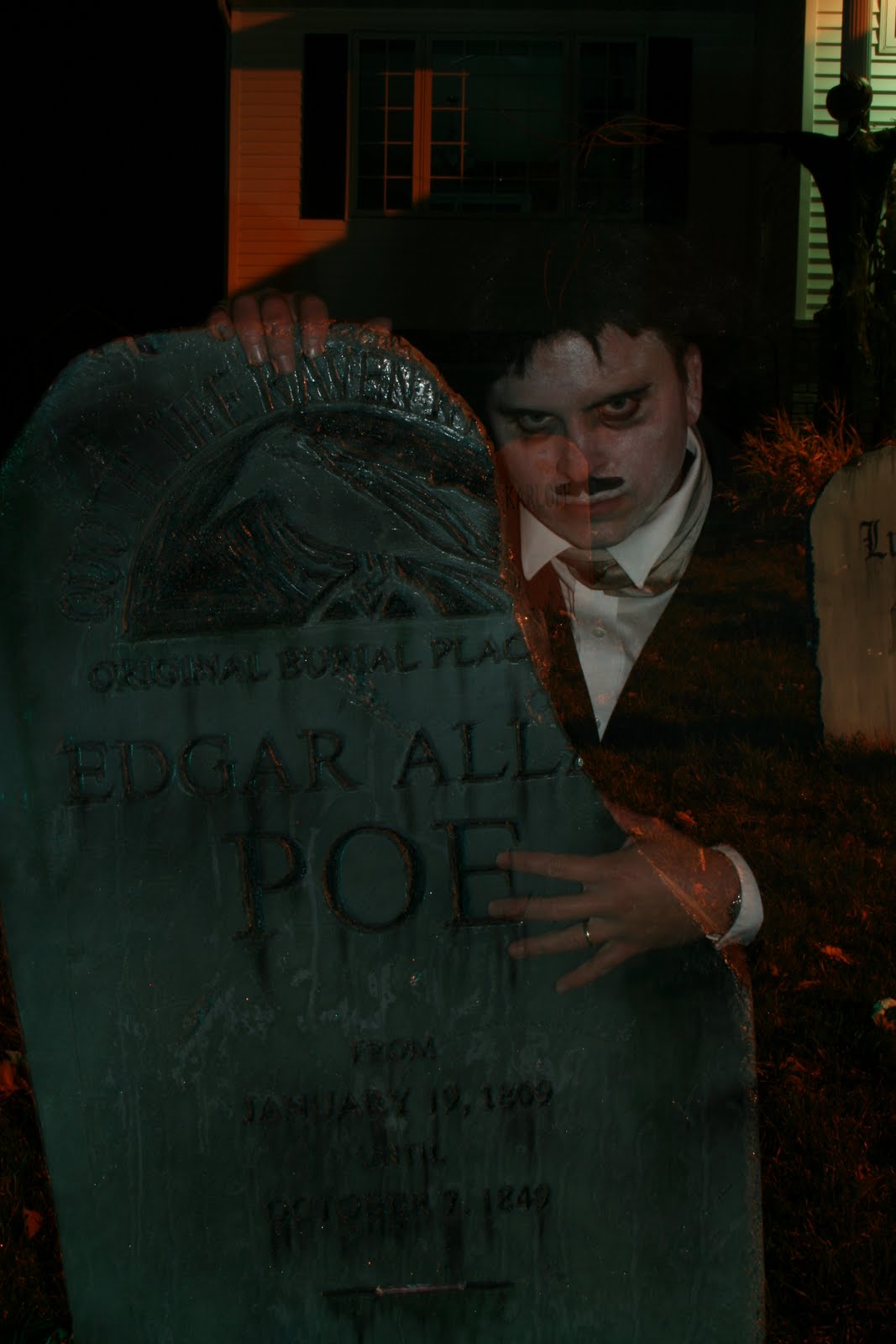 [Poe+Grave.JPG]