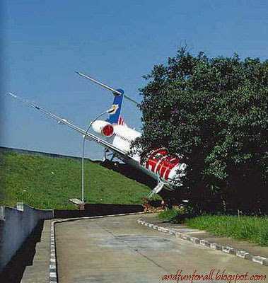 weird_plane_accident-009.jpg