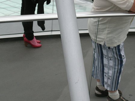 [capris+and+heels.jpg]