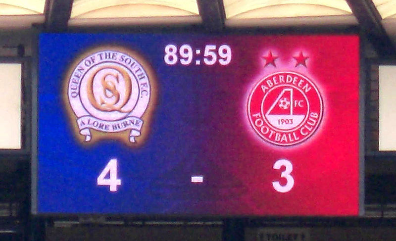 [800px-Scoreboard_cropped.JPG]