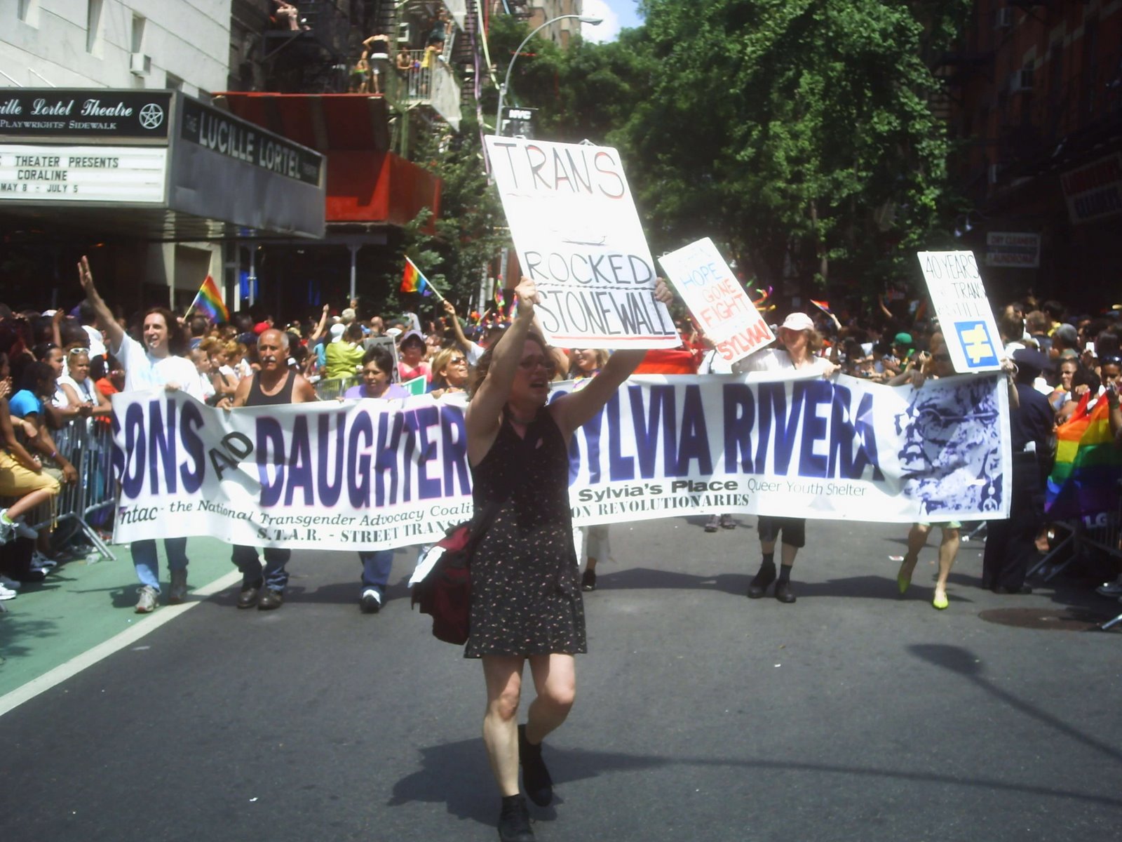 [March-Christopher+St+in+front+of+Stonewall.jpg]