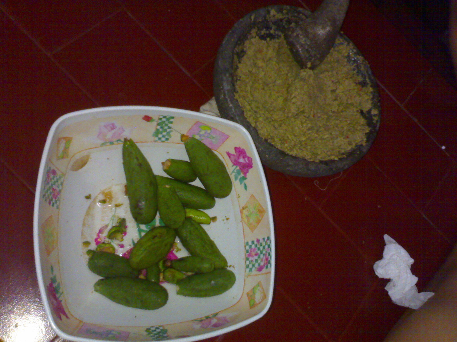 Emi Gondang Rujak Kembawal