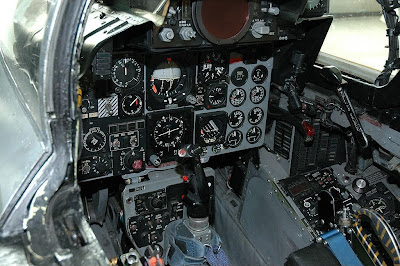 f4 phantom cockpit