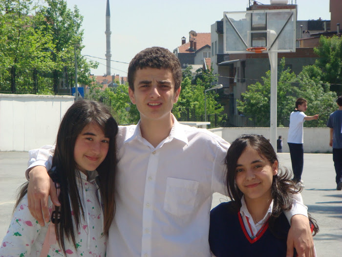 yeliz,emre ve cansu:D