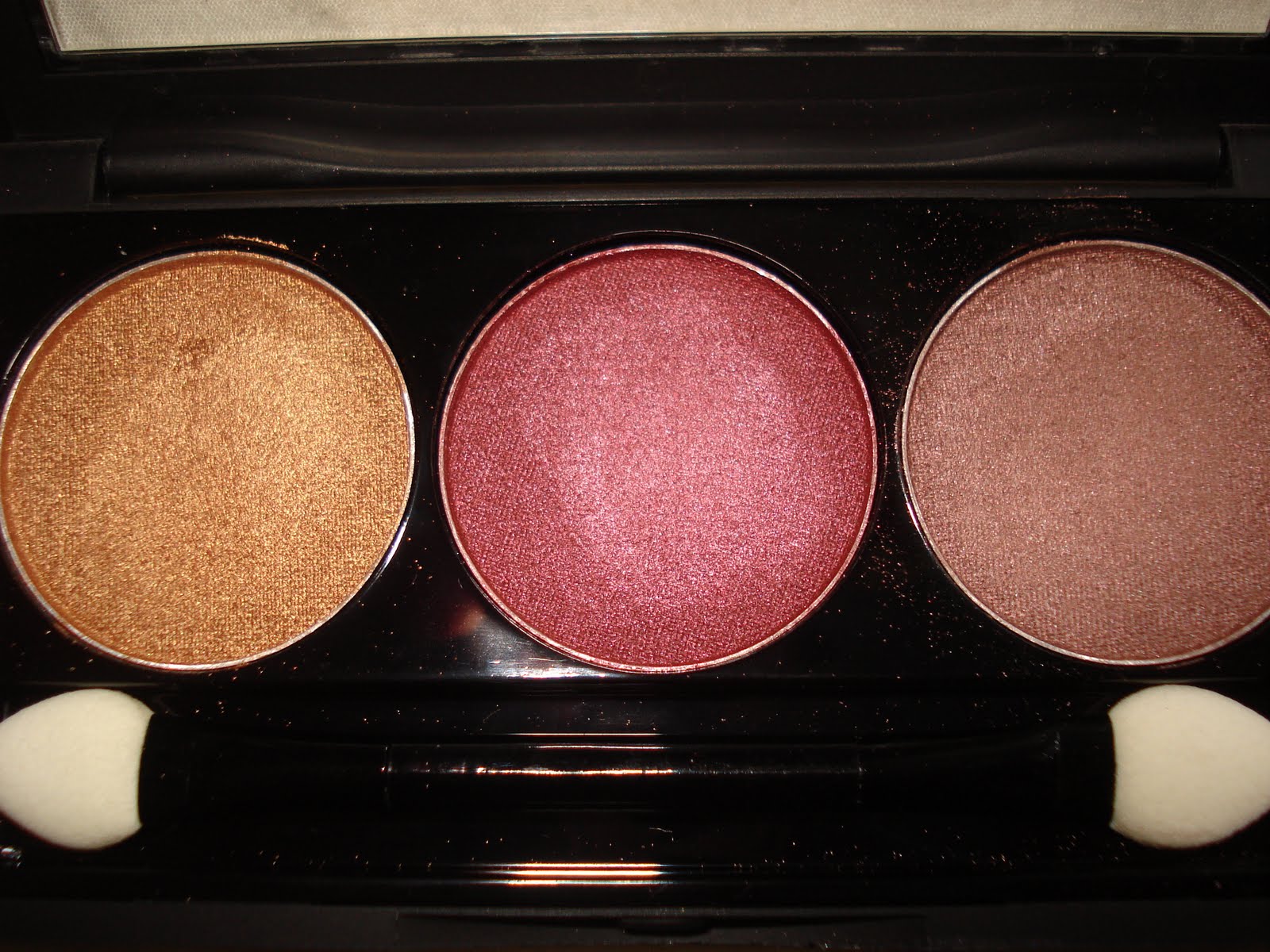 Productrater! NYX Single and Trio Eyeshadow Swatches and Review Part 1
