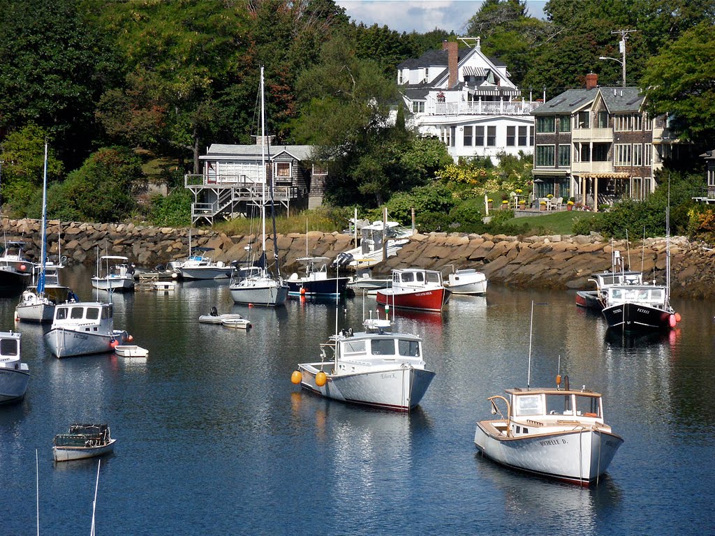 KUALA SKYLAB U.S.A. PHOTO. PERKINS COVE. OGUNQUIT MAINE.