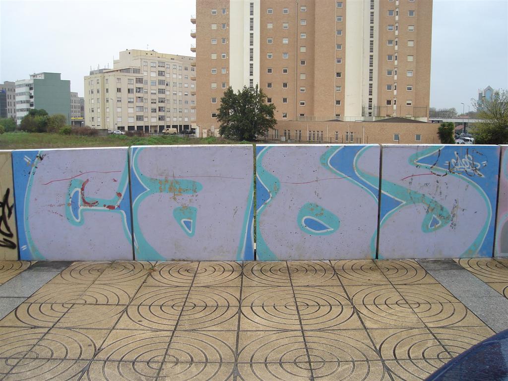 [DSC01211+(Large).JPG]