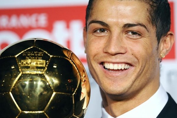 [cr7bolaouro.jpg]