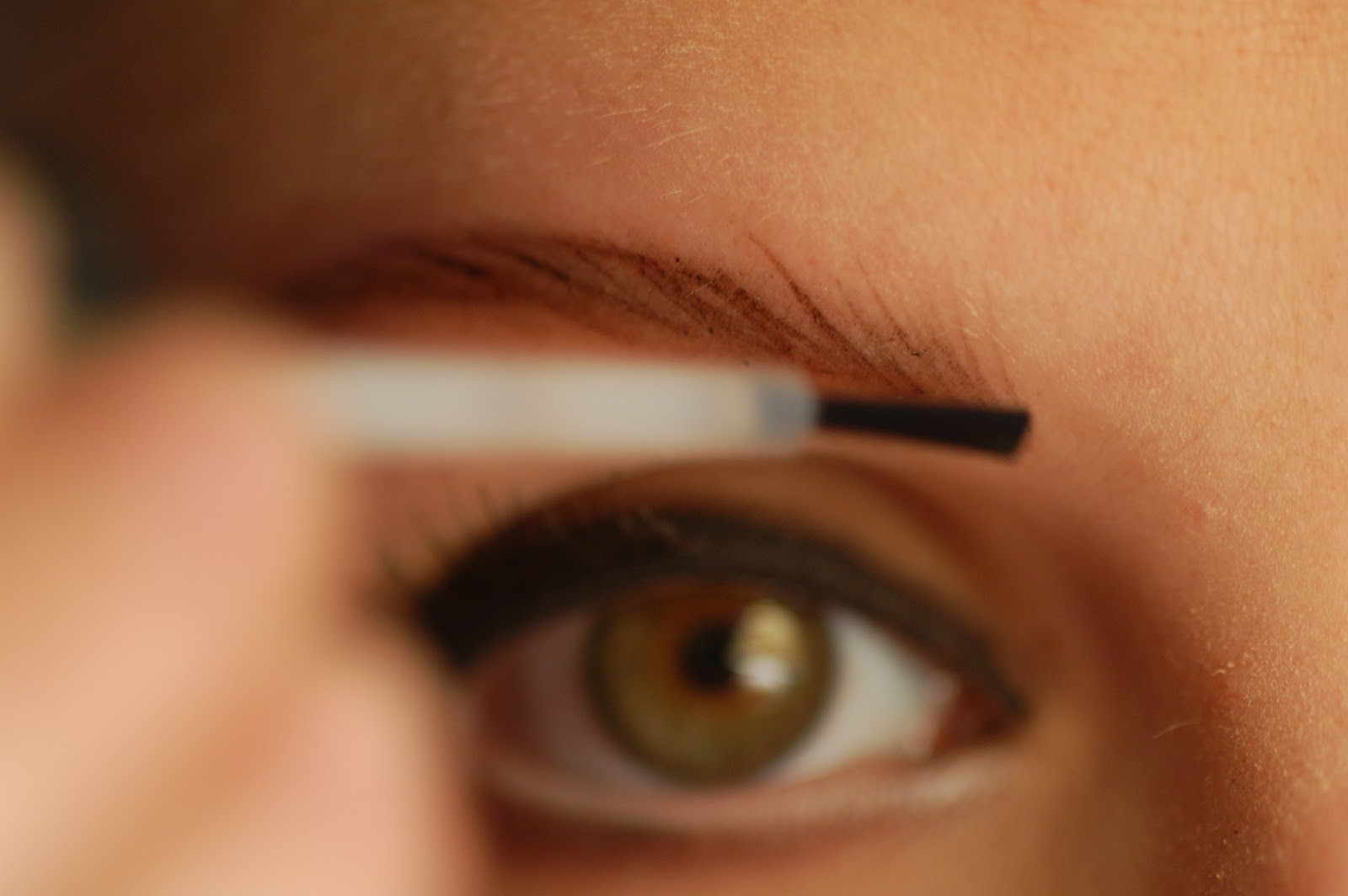 EyelineHer Eyebrow, you brow... (part two, with photos)