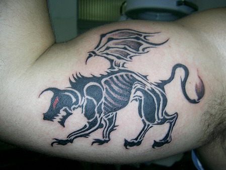 Griffin tattoo designs may differ in size and color, such tattoos look