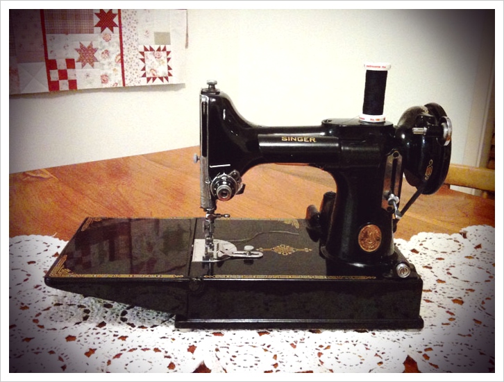 In Sue's World Singer 221 Featherweight Sewing Machine