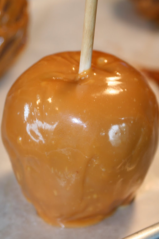 Simple Delicious Caramel Apple