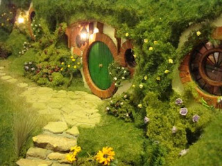 handcrafted Hobbit hole miniature Bag End from Lord of the Rings