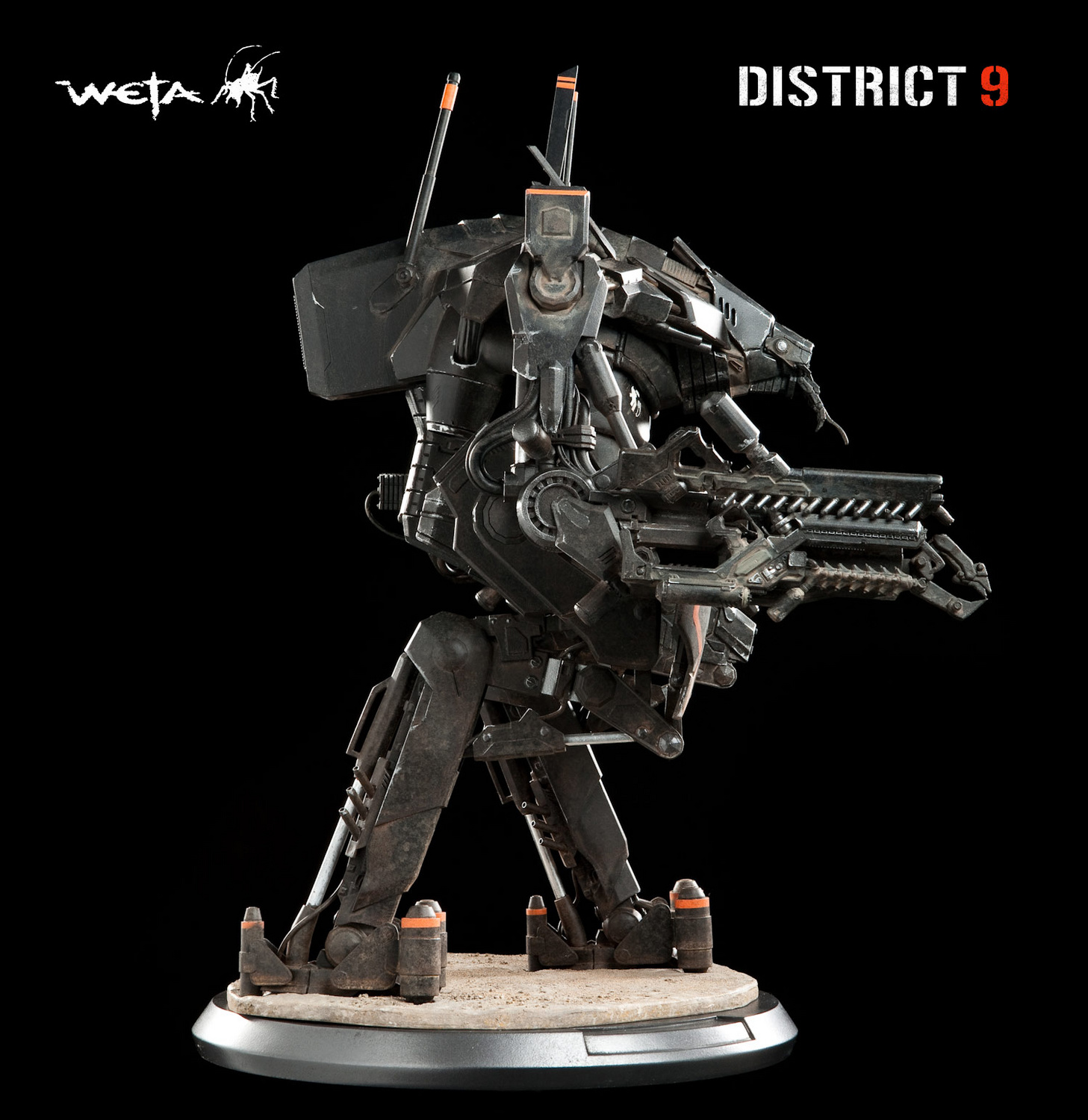 District-9-Exosuit-Statue-007_1280851009.jpg