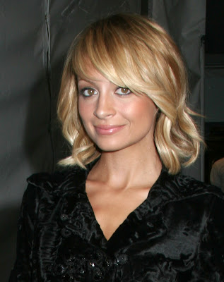 Medium celebrity hairstyles blonde short hair 