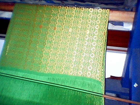 SONGKET TARUTUNG,SUMATERAUTARA DALAM PROSES PEMBUATAN