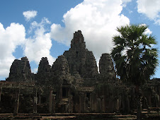 Angkor Thom*-)