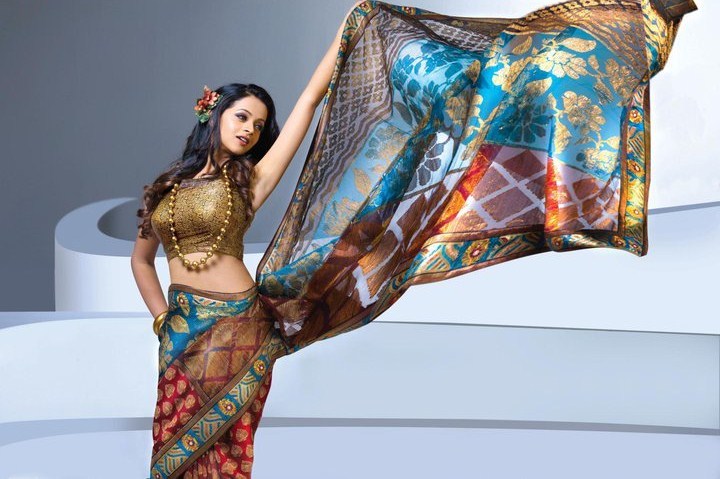 Actress Bhavana Latest Pics in Saree hot images