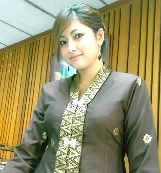Awek+melayu+berbaju+kurung