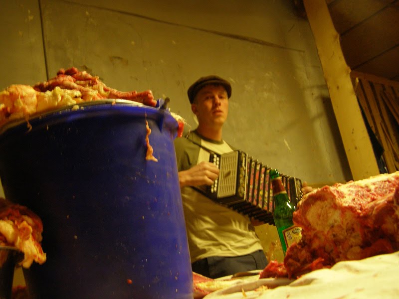 [PC010935_v.jpg]