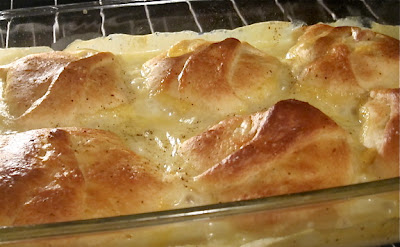 The combination of buttery crescent rolls, juicy chicken, and melted cheese making this crescent chicken recipe a delicious recipe you don't want to miss! #WomenLivingWell #chicken #easydinner #comfortfood