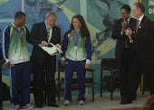 Presidente da CBJ e medalhistas do mundial em evento em Brasília