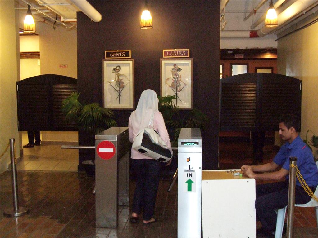 [KL9+(Large).JPG]