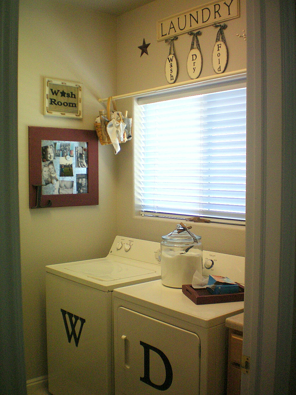 {The Laundry Room} - Craft-O-Maniac