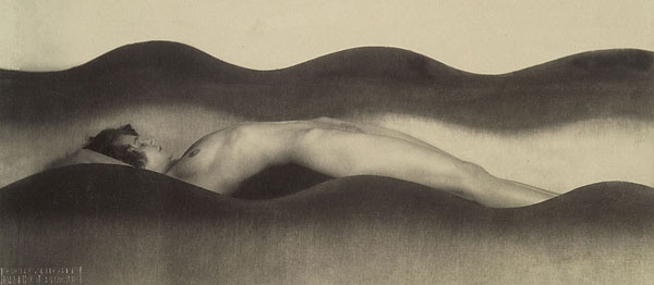 [frantisek-drtikol-wave-1925.jpg]